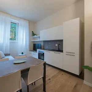 I Host - Ranzoni 2 , Milano Italia