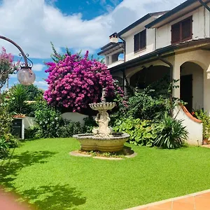 Giardino Fiorito , Camaiore Italia